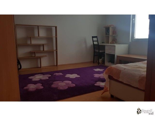 КУЌА ВО СТАКЛАРА 