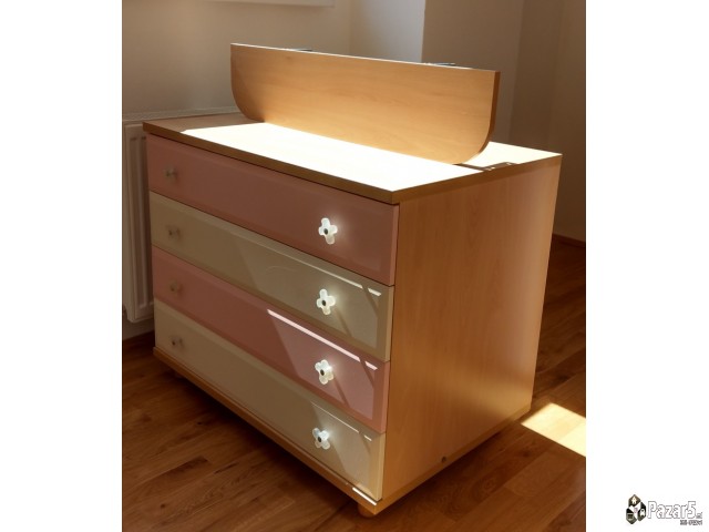 Детска соба (за девојче) во одлична состојба