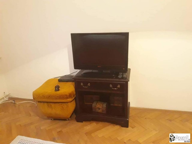 Prodavam Pokuknina Poradi Selidba