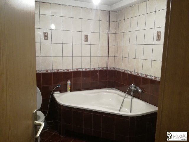 продавам издава куќа