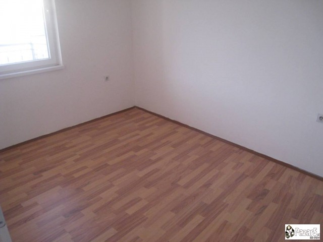 СЕ ПРОДАВА НОВ ТРОСОБЕН СТАН ВО КИСЕЛА ВОДА