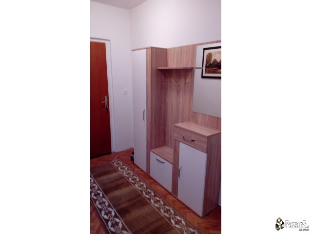 Izdavam Stan 65m2, Reonski Centar Aerodrom  