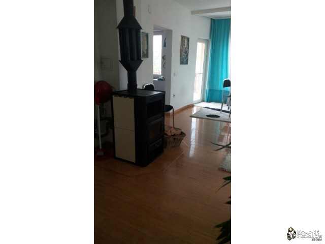 СЕ ИЗДАВА 3-СОБЕН СТАН ВО СОПИШТЕ