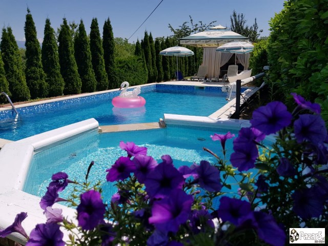 Izdavam Plac Na Vodno Za Mominska Vecer