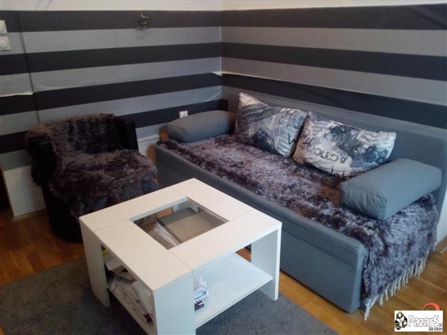 Продавам гарсоњера