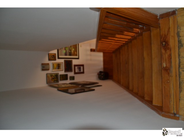 Продавам стан/поткровје