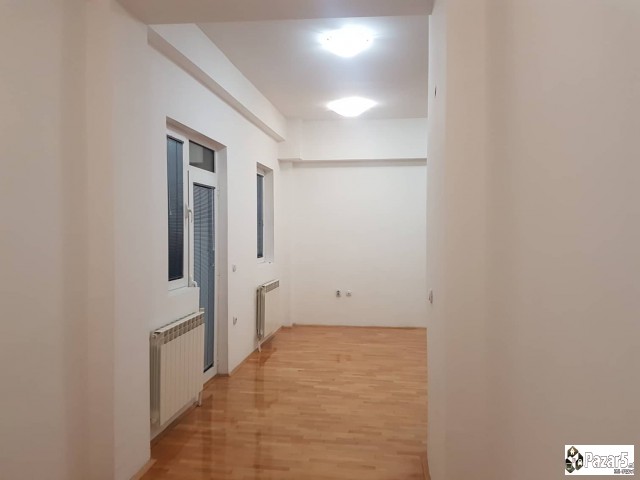 Се издава стан во Центар 30м2