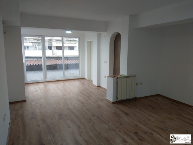 Luksuzen 3.5 Soben Stan Renoviran Vo Porta Vlae!! 