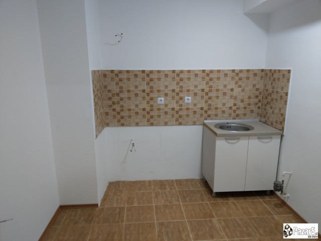 Luksuzen 3.5 Soben Stan Renoviran Vo Porta Vlae!! 