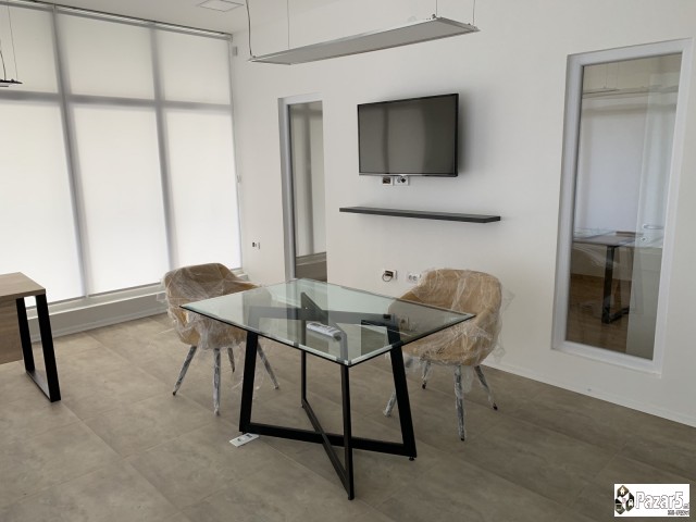 Деловен простор