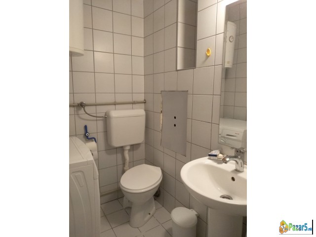 Издавам двособен стан во Карпош 4