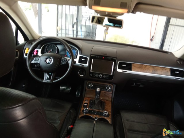 Се продава Vw Touareg 4.2 340hp 2012