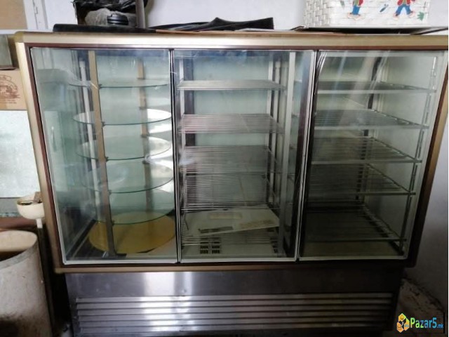 Машини и витрини