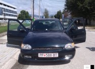 Продавам Ford Escort