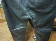 Se Prodavaat Kozni Pantaloni