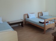 Izdavam Sobi Vo Ohrid Centar Kaj Komercijalna Bank