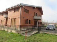 Се продаваКуќа - Деловен објект во с.Волково.
