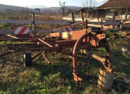 Се продав трактор и приклучна механизација