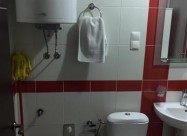 Izdavam Stan Pod Kirija