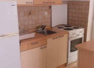 АВА ДОМ изнајмува комплетно наместен стан