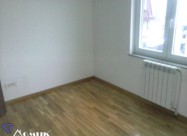 Domik Prodava Nov 3 Soben Stan Kaj Univerzlna  Za 