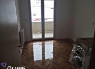 Domik Izdava Deloven Prostor Vo Taftalidze
