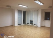 Domik Izdava Deloven Prostor Kaj Univerzalna Sala