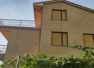 Prodazba Na Kuka Vila Vo Trpejca