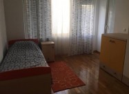 Se Izdava Trosoben Stan Vo Debar Maalo