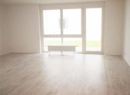 Se Izdava Prazen Stan Kaj Univerzalna Sala