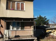 Се продава куќа во Бутел
