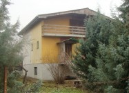 Се продава земјиште и куќа во атарот на с.Ајватовц