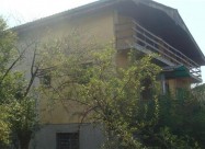 Се продава земјиште и куќа во атарот на с.Ајватовц