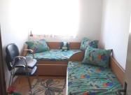 Domik Izdava 3 Soben Namesten Stan Kaj Nova Zelezn