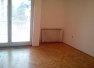 Se Izdava Prazen Stan Vo Novo Lisice