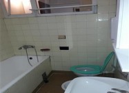 Se Izdava Trosoben Stan Vo Centar