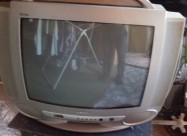 Krevet Nov I Dva Televizora