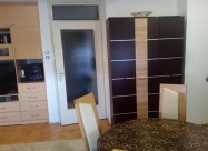 СЕ ИЗДАВА ДВОСОБЕН СТАН ВО КИСЕЛА ВОДА