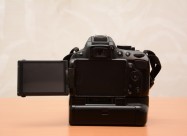 Nikon D5100 + Nikkor 18-55mm + Battery Grip + Grun