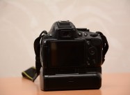 Nikon D5100 + Nikkor 18-55mm + Battery Grip + Grun