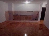 СЕ ИЗДАВА ТРОСОБЕН ПРАЗЕН СТАН ВО ЦЕНТАР ЗА КАНЦЕЛ
