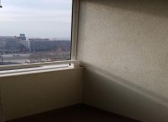 СЕ ИЗДАВА ПРАЗЕН ДВОСОБЕН СТАН ВО АЕРОДРОМ