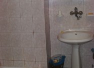 СЕ ИЗДАВА ЕДНОСОБЕН СТАН ВО КАПИШТЕЦ
