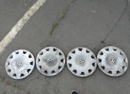 Продавам 4 оригинални Vw раткапни 15ки