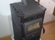 Се продава пеќка на тврдо гориво ( дрва, јаглен, б