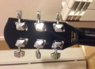 Prodavam Squier Akusticna Gitara