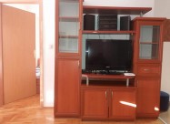 СЕ ИЗДАВА ДВОСОБЕН СТАН КАЈ Н.ЖЕЛЕЗНИЧКА
