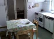 Се изнајмува трособен стан за студенти во Капиштец