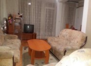СЕ ИЗДАВА ТРОСОБЕН СТАН ВО АЕРОДРОМ