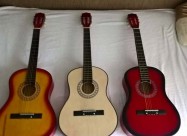 Se Prodava Gitara Nova